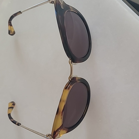 Stella & Dot sunglasses - Picture 2 of 4